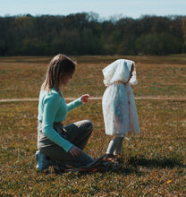 Load image into Gallery viewer, Twirling Daisy Cloak